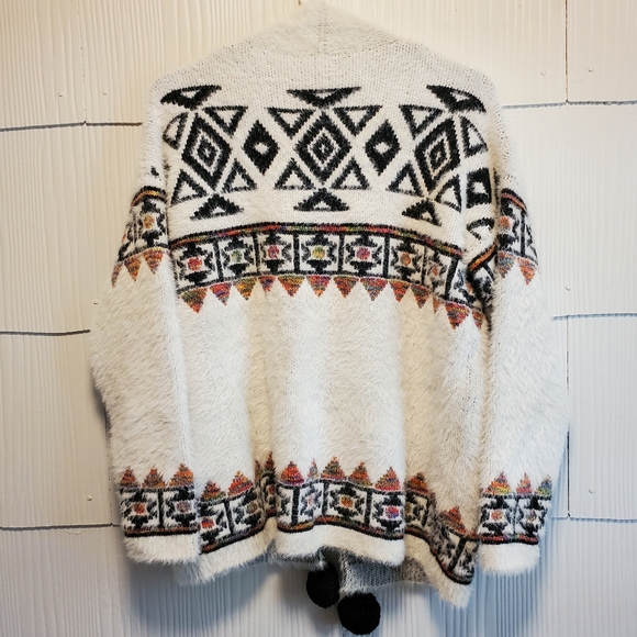 MinKas Soft Fuzzy Cardigan Medium Boho Aztec Design Pompoms Fall Winter - Picture 2 of 4